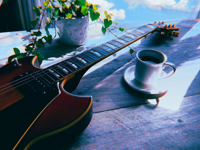 ギターとコーヒー